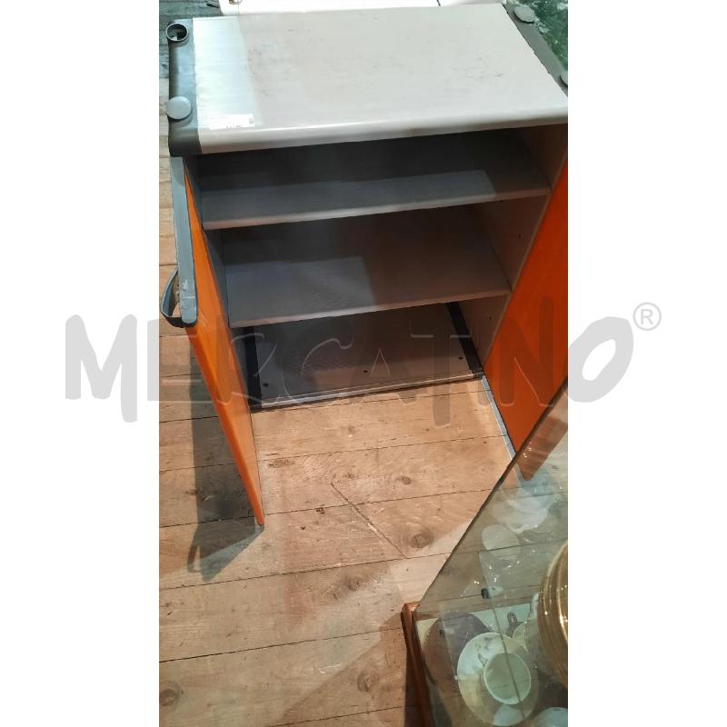 ARMADIETTO IN PLASTICA GRIGIO E ARANCIO DA RIV  | Mercatino dell'Usato Catania stazione centrale 2