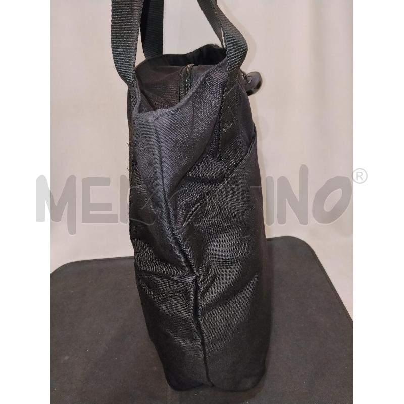 BORSA DONNA NERA EASTPAK NERA  | Mercatino dell'Usato Catania stazione centrale 2