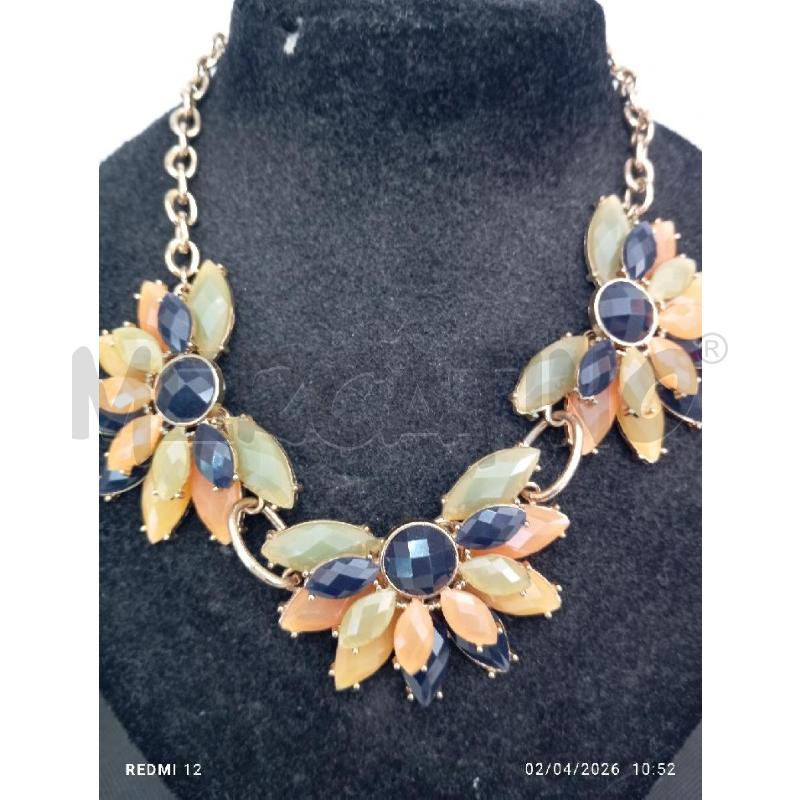 COLLANA CON FIORI DORATA | Mercatino dell'Usato Catania stazione centrale 2