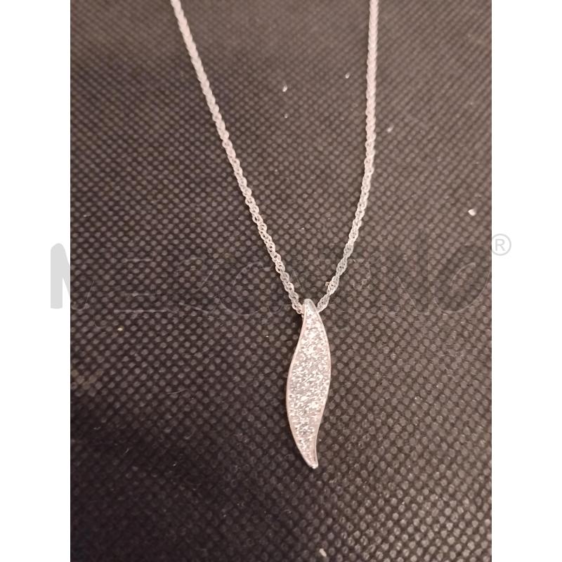 COLLANA  CON FOGLIA | Mercatino dell'Usato Catania stazione centrale 2