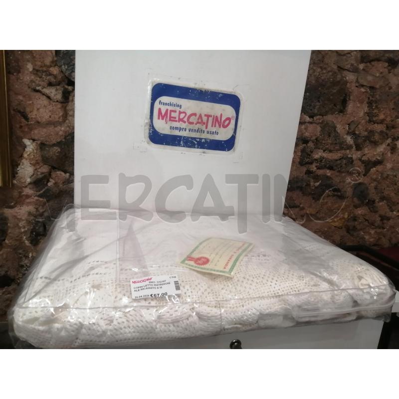 COPRI LETTO MATRIMONIALE RICAMATO A MANO CON BALZA UNCINETTO  | Mercatino dell'Usato Catania stazione centrale 1