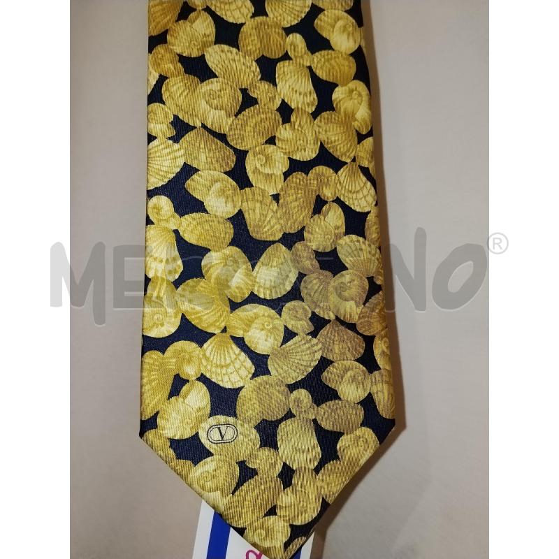CRAVATTA VALENTINO | Mercatino dell'Usato Catania stazione centrale 2