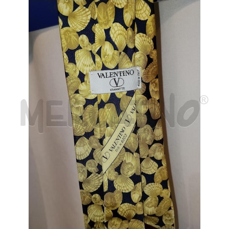 CRAVATTA VALENTINO | Mercatino dell'Usato Catania stazione centrale 3