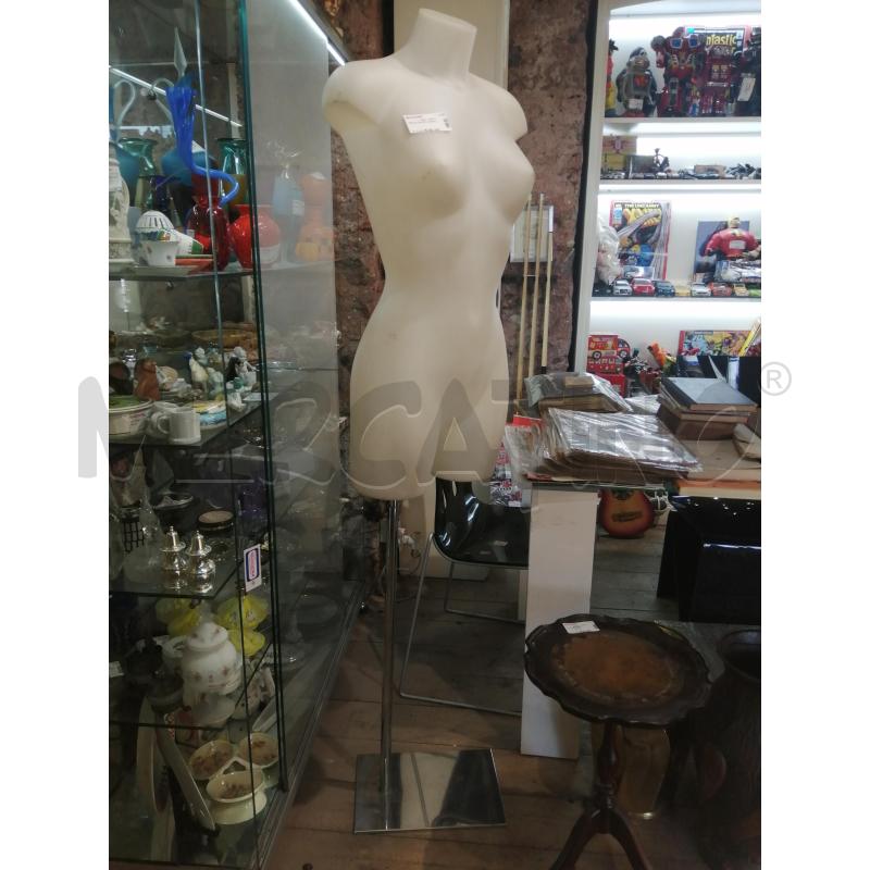 MEZZO BUSTO DONNA | Mercatino dell'Usato Catania stazione centrale 3