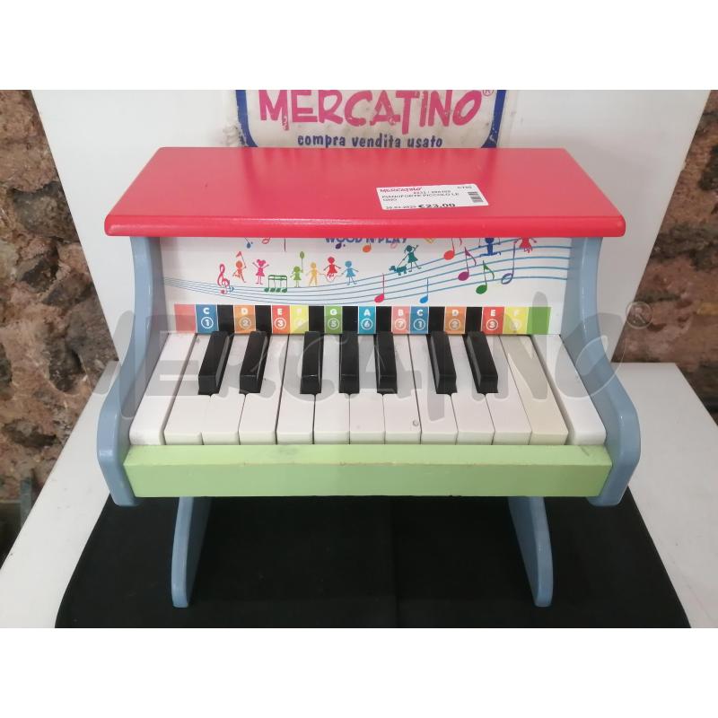 PIANOFORTE PICCOLO LEGNO | Mercatino dell'Usato Catania stazione centrale 2