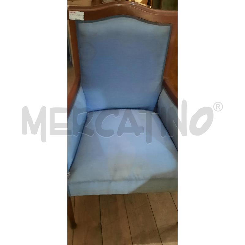 POLTRONA  CON TESSUTO BLU | Mercatino dell'Usato Catania stazione centrale 2