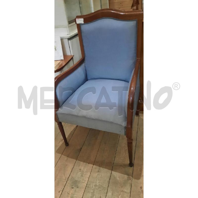 POLTRONA  CON TESSUTO BLU | Mercatino dell'Usato Catania stazione centrale 3
