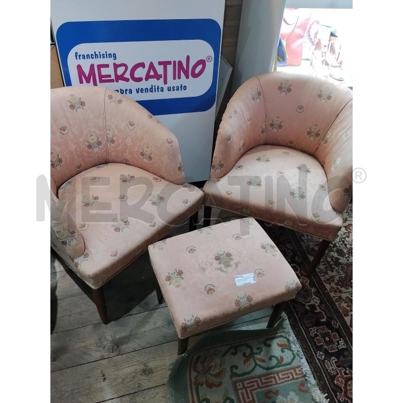 POLTRONCINA ROSA COPPIA CON IL POGGIAPIEDE | Mercatino dell'Usato Catania stazione centrale 1