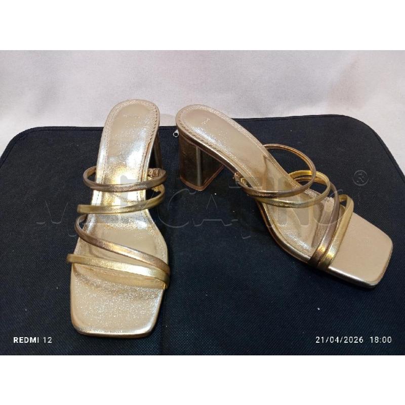 SCARPE DONNA DORATE PARFOIS  | Mercatino dell'Usato Catania stazione centrale 2