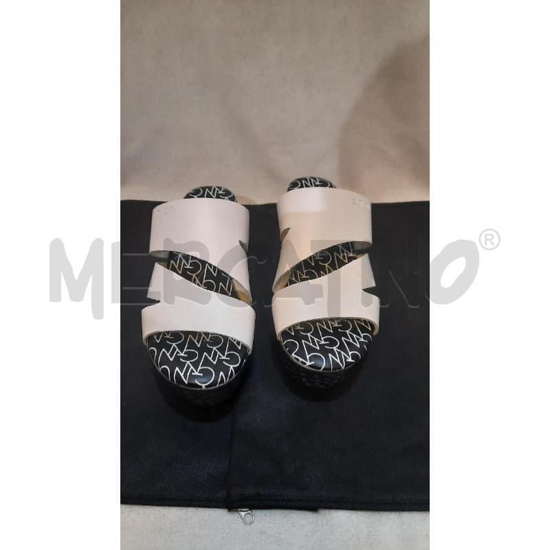 SCARPE DONNA GATTINONI BIANCA E NERA | Mercatino dell'Usato Catania stazione centrale 1