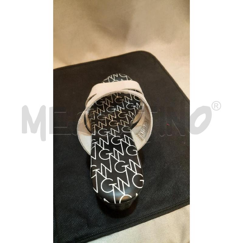 SCARPE DONNA GATTINONI BIANCA E NERA | Mercatino dell'Usato Catania stazione centrale 4