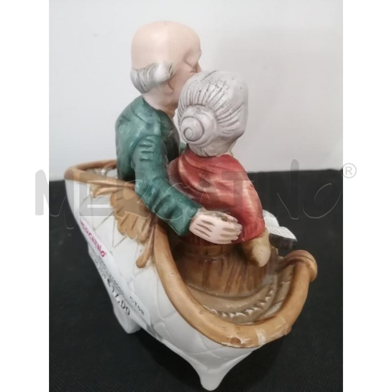 STATUETTA CAPODIMONTE | Mercatino dell'Usato Catania stazione centrale 5