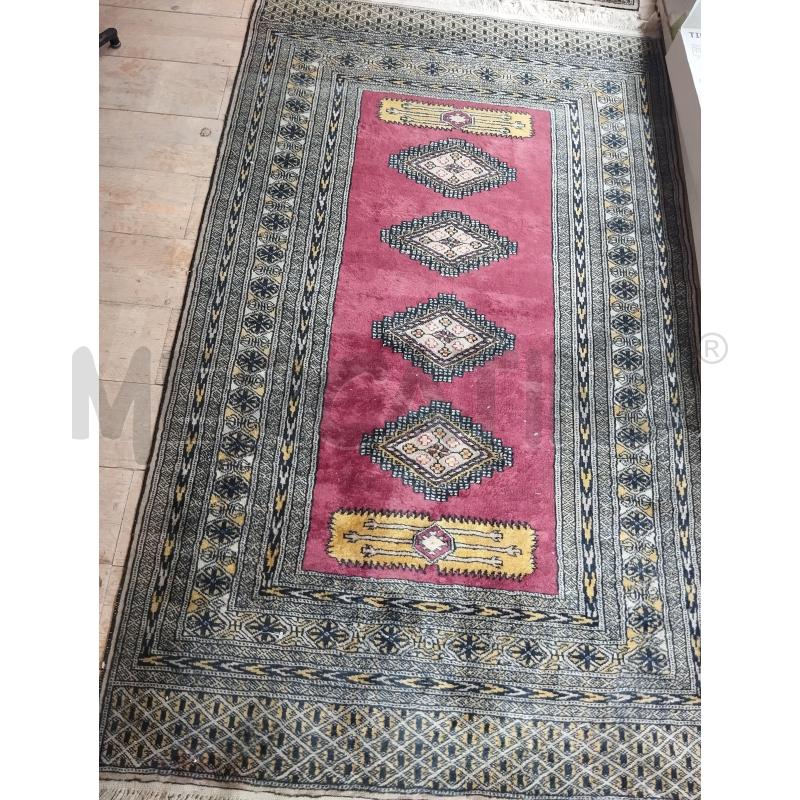 TAPPETO COPPIA SCENDI LETTO MT.1,65XMT.1 | Mercatino dell'Usato Catania stazione centrale 2