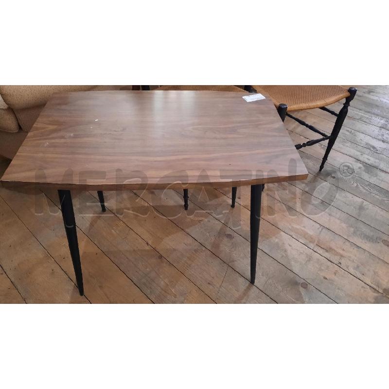 TAVOLINO  IN FORMICA | Mercatino dell'Usato Catania stazione centrale 1