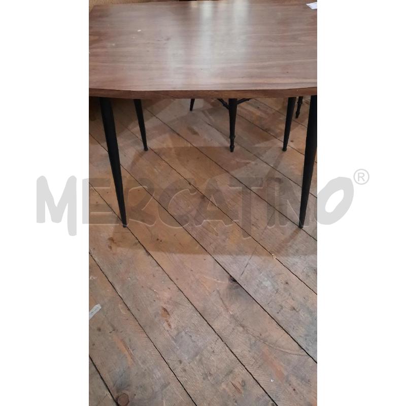 TAVOLINO  IN FORMICA | Mercatino dell'Usato Catania stazione centrale 2