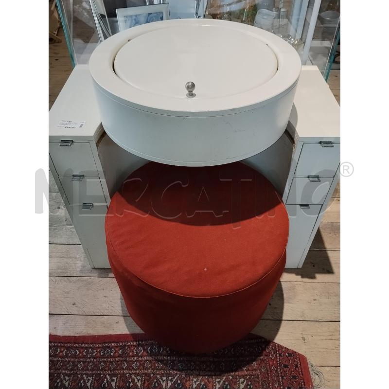 TOILETTE ANNI 70 CON POUF ARANCIO | Mercatino dell'Usato Catania stazione centrale 2