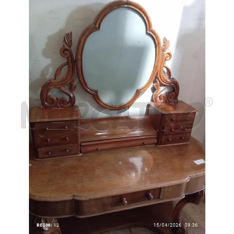 TOILETTE ANTICA CON CASSETTI | Mercatino dell'Usato Catania stazione centrale 5