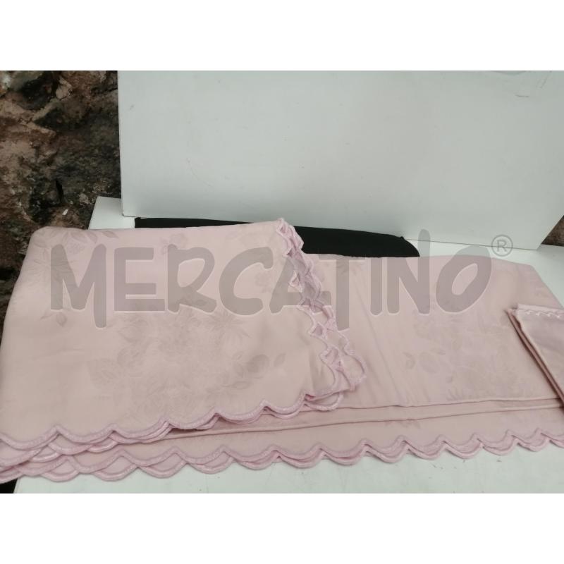 TOVAGLIA QUADRATA CON 4 TOVAGLIOLI | Mercatino dell'Usato Catania stazione centrale 1