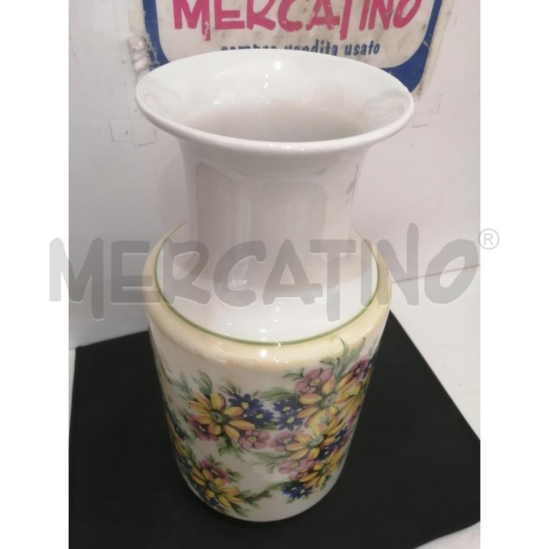 VASO CON FIORI | Mercatino dell'Usato Catania stazione centrale 3