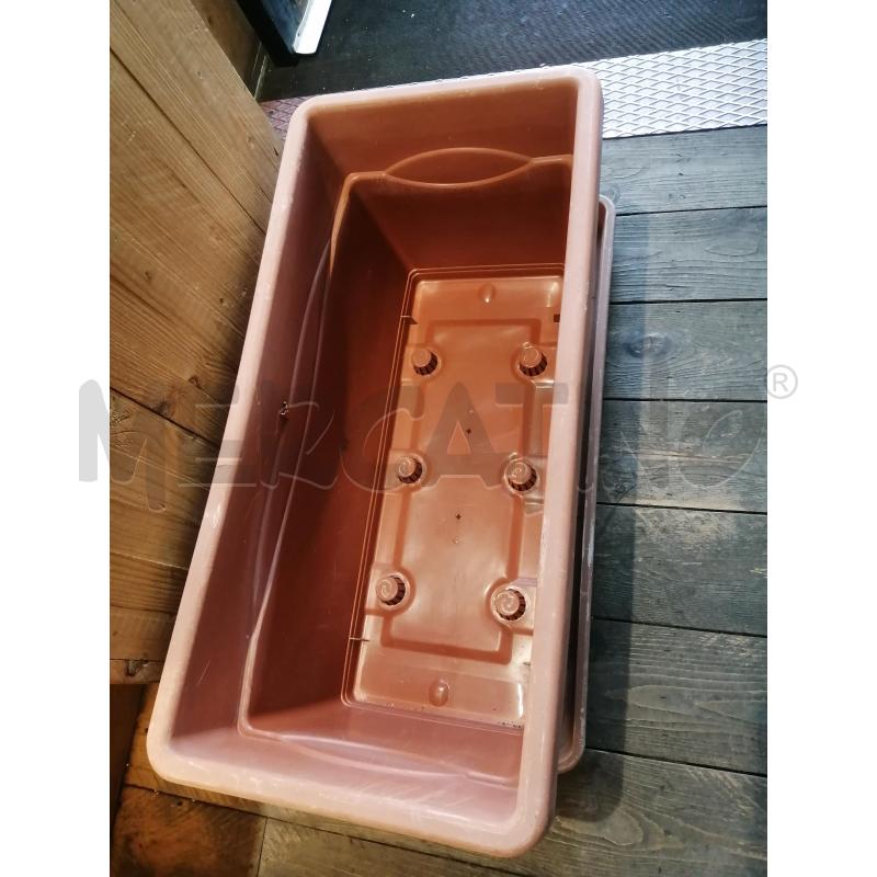 VASO IN PLASTICA  | Mercatino dell'Usato Catania stazione centrale 2
