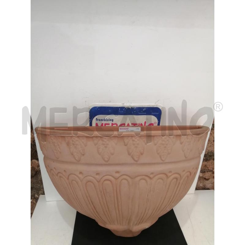 VASO IN PLASTICA DA MURO | Mercatino dell'Usato Catania stazione centrale 1
