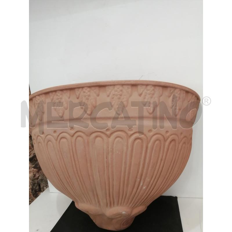 VASO IN PLASTICA DA MURO | Mercatino dell'Usato Catania stazione centrale 4