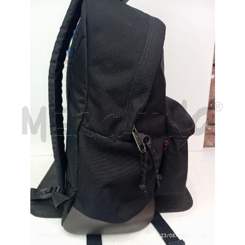 ZAINO EASTPAK | Mercatino dell'Usato Catania stazione centrale 3