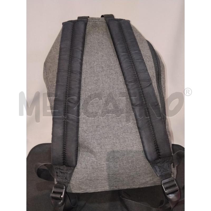 ZAINO EASTPAK | Mercatino dell'Usato Catania stazione centrale 3