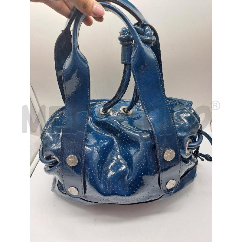 BORSA DONNA NANNINI VERNICE BLU PETROLIO TRAFORATA | Mercatino dell'Usato Catanzaro 3