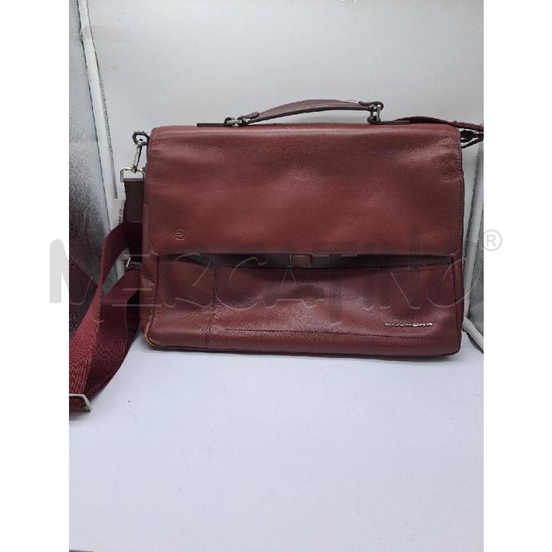 BORSA PELLE PIQUADRO AMARANTO  | Mercatino dell'Usato Catanzaro 1