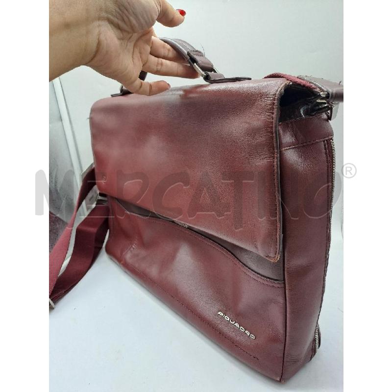 BORSA PELLE PIQUADRO AMARANTO  | Mercatino dell'Usato Catanzaro 2