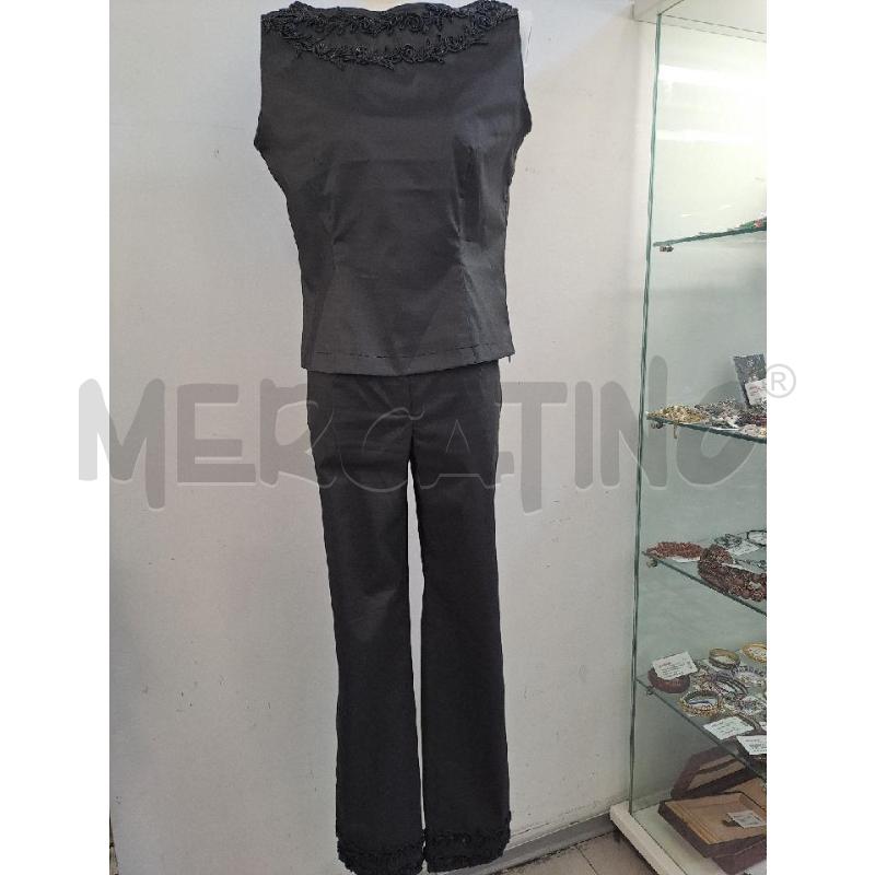 COMPLETO DONNA CARACTERE PANTALONE +SMANCIATO GRIGIO SCURO STRASS DAVANTI  | Mercatino dell'Usato Catanzaro 1