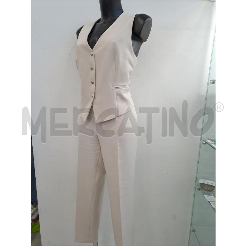 COMPLETO DONNA OLTRE GILET + PANTALONE BEIGE BOTTONI DORATI  | Mercatino dell'Usato Catanzaro 2