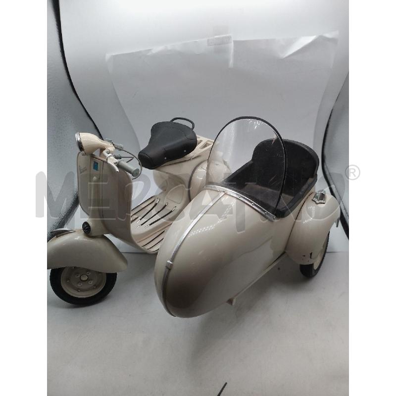 MODELLINO DA COLLEZIONE VESPA CON SEDICAR IN METALLO  | Mercatino dell'Usato Catanzaro 1