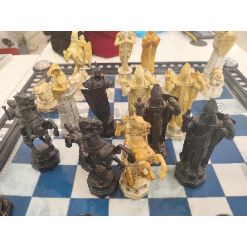 SCACCHIERA HARRY POTTER DEAGOSTINI PEZZI + SCACCHIERA + BASE PENNA | Mercatino dell'Usato Catanzaro 4