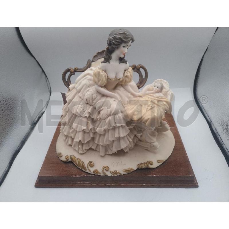 STATUA BALCARI DONNA SEDUTA CON INFANTE  | Mercatino dell'Usato Catanzaro 1