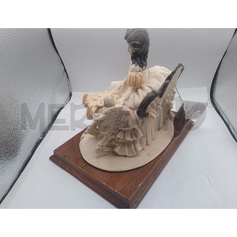 STATUA BALCARI DONNA SEDUTA CON INFANTE  | Mercatino dell'Usato Catanzaro 2