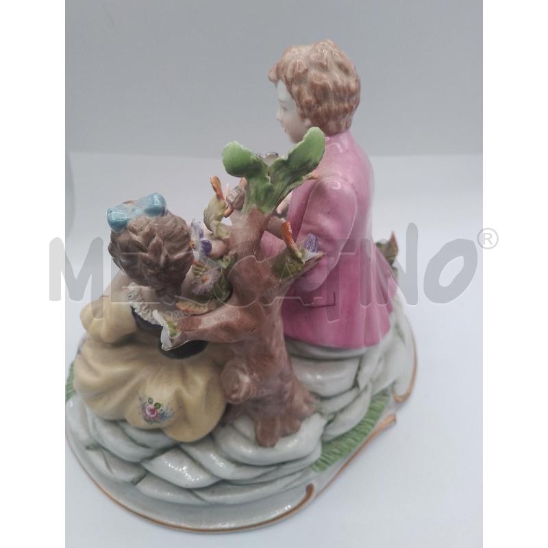 STATUA IN CAPODIMONTE COPPIA DI INNAMORATI SERENATA  | Mercatino dell'Usato Catanzaro 4