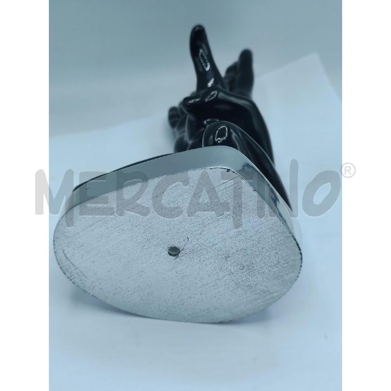 STATUINA MANI NERE ABBRACCIATE | Mercatino dell'Usato Catanzaro 3