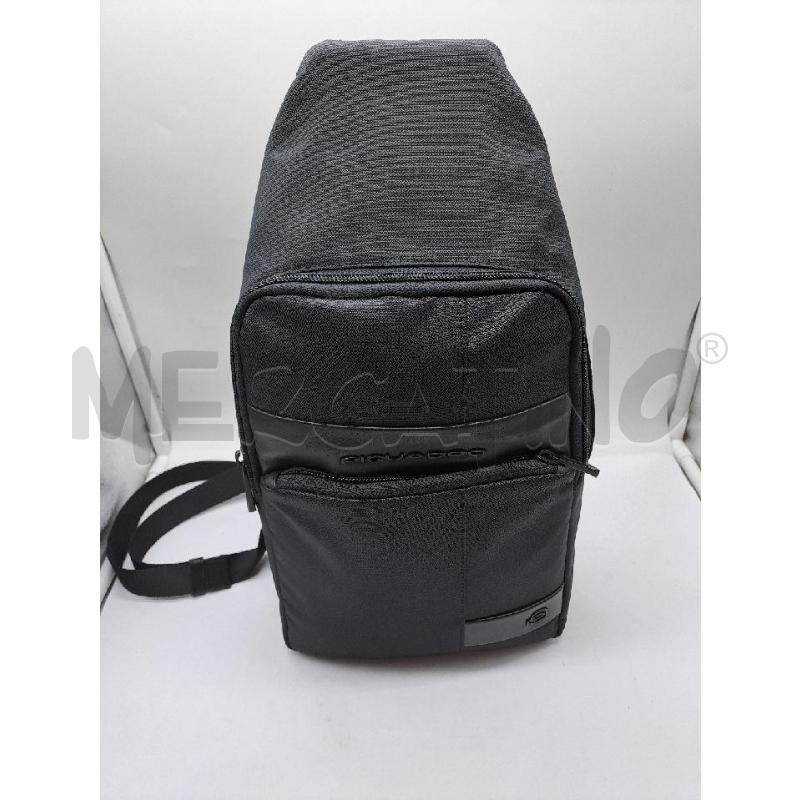 ZAINO UOMO PIQUADRO NERO  | Mercatino dell'Usato Catanzaro 2