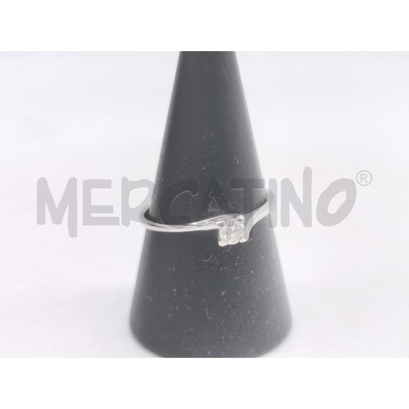 ANELLO DONNA SOLITARIO METALLO PREZIOSO CON PIETRA PREZIOSA | Mercatino dell'Usato Lamezia terme 2