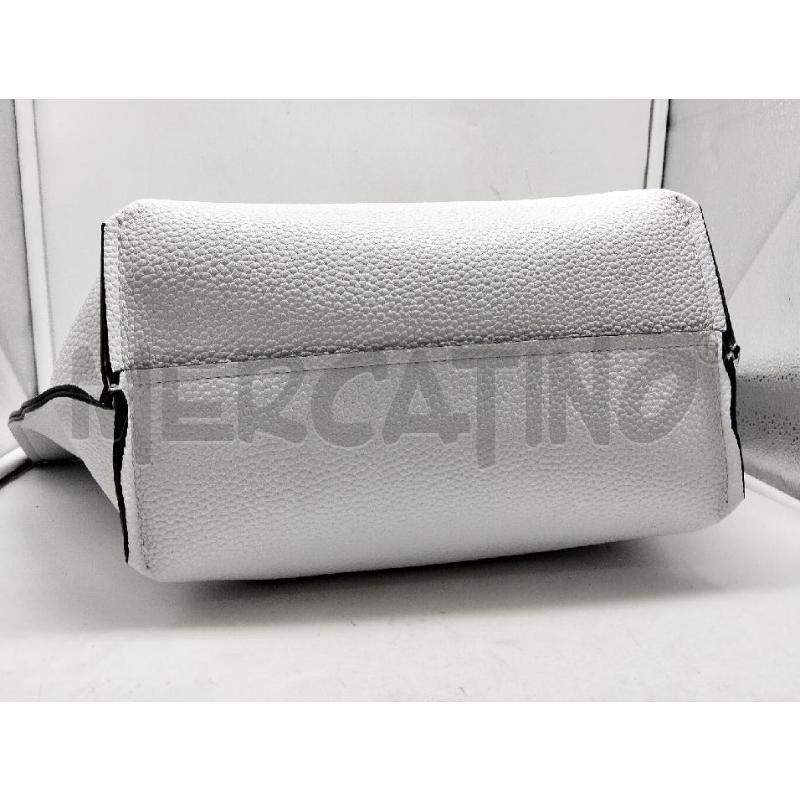 BORSA DONNA GUESS REVERSE BIANCO BIANCO AZZURRO | Mercatino dell'Usato Lamezia terme 4