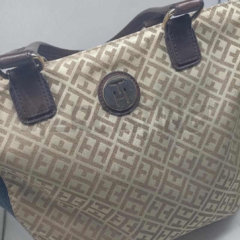 BORSA DONNA TOMMY HILFIGER BEIGE GIALLO MANICI VERA PELLE | Mercatino dell'Usato Lamezia terme 2