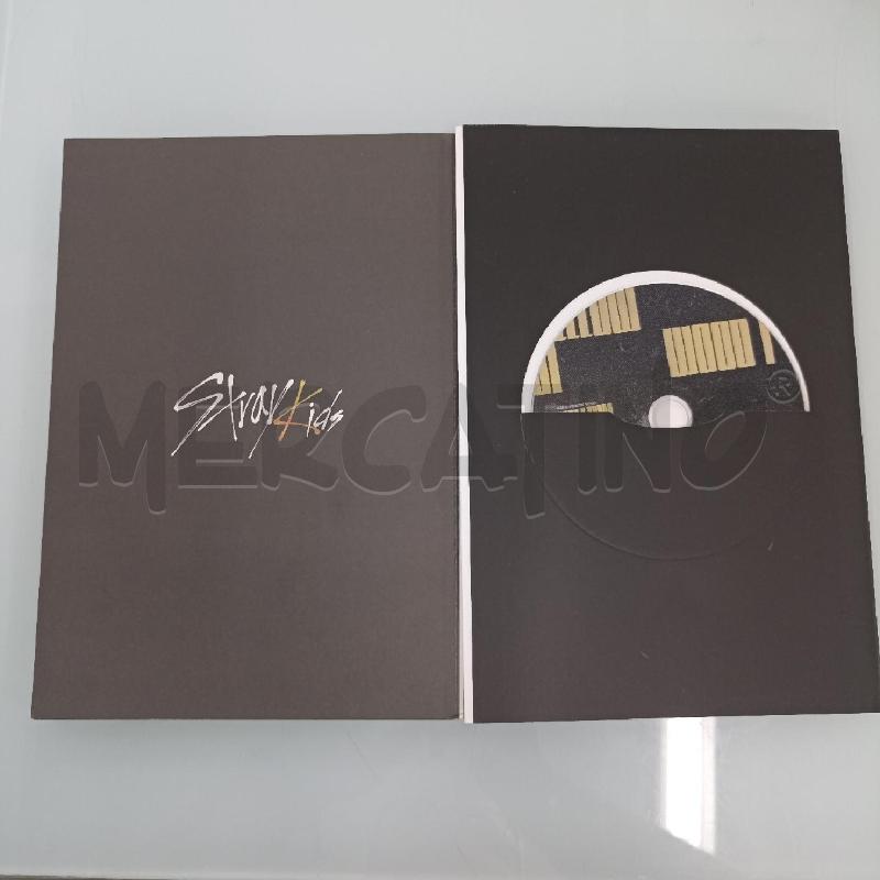 CLE 2: YELLOW WOOD KPOP FOTOALBUM+ CD | Mercatino dell'Usato Lamezia terme 3