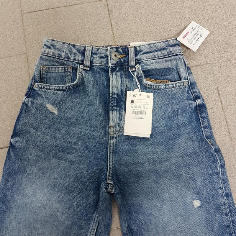 JEANS DONNA BERSHKA CHIARO STRAPP NUOVI | Mercatino dell'Usato Lamezia terme