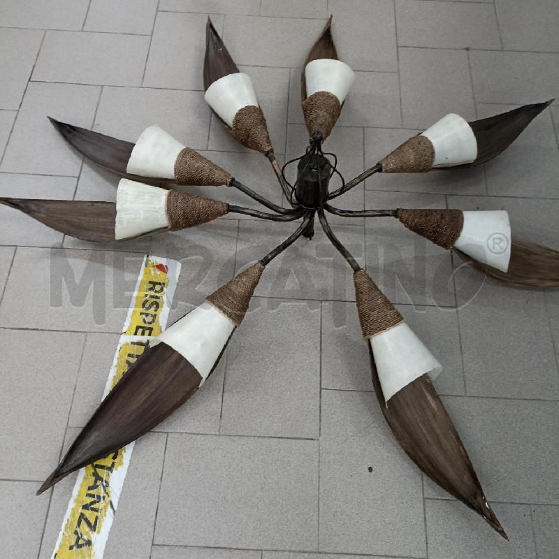 LAMPADARIO FOGLIE DI COCCO E RESINA 8 LUMI | Mercatino dell'Usato Lamezia terme 1