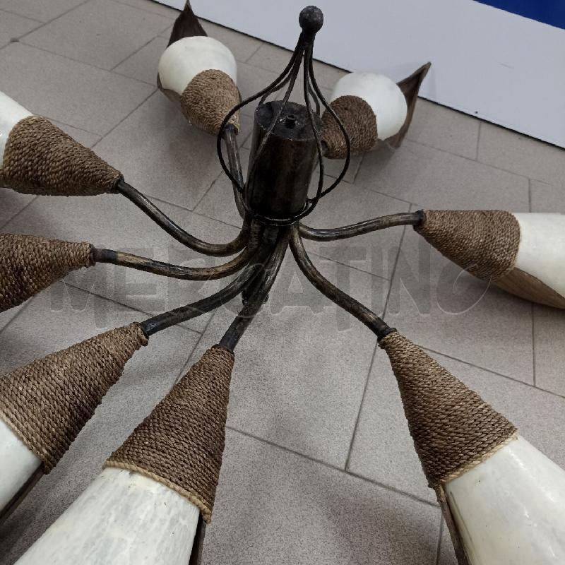 LAMPADARIO FOGLIE DI COCCO E RESINA 8 LUMI | Mercatino dell'Usato Lamezia terme 3