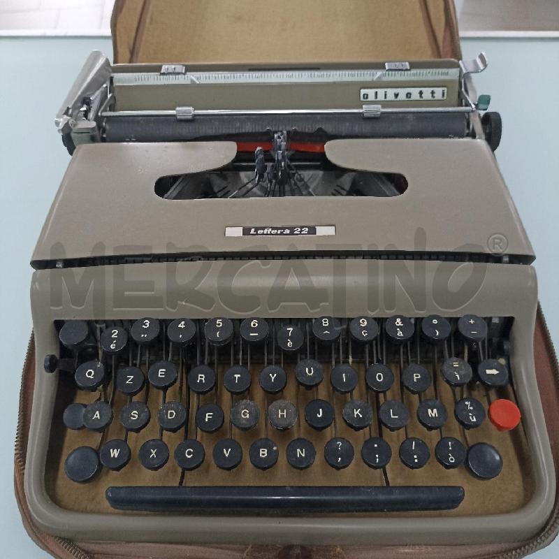 MACCHINA SCRIVERE D'EPOCA OLIVETTI LETTERA 22 + BORSA | Mercatino dell'Usato Lamezia terme 1