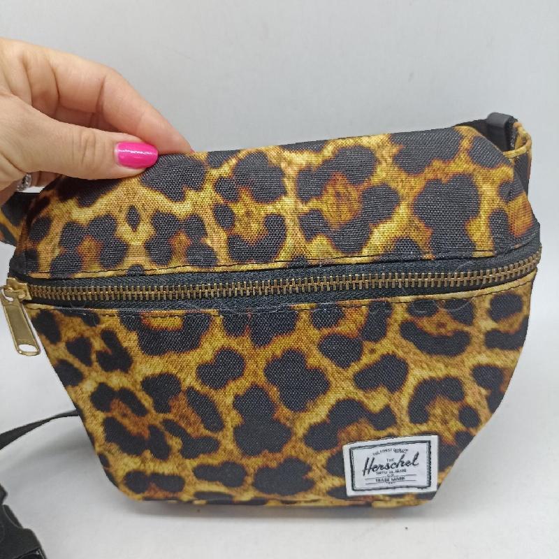 MARSUPIO DONNA HERSCHELBEIGE NERO LEOPARDATO  | Mercatino dell'Usato Lamezia terme 5