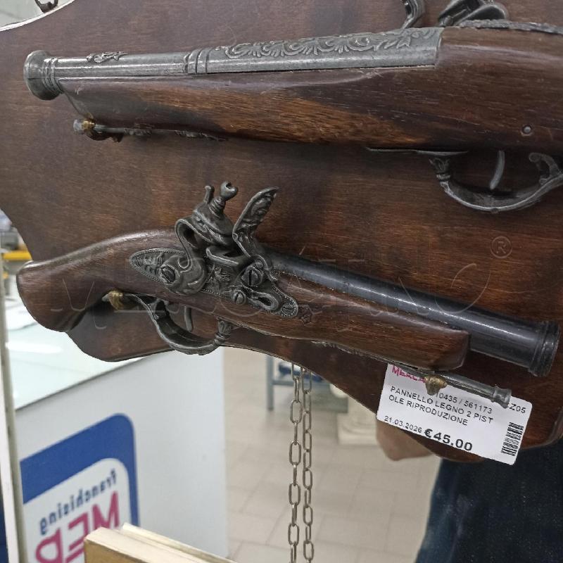 PANNELLO LEGNO 2 PISTOLE RIPRODUZIONE STORICA | Mercatino dell'Usato Lamezia terme 2